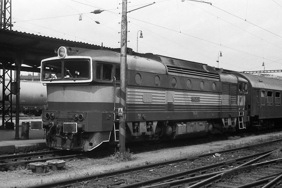 753 252-6
