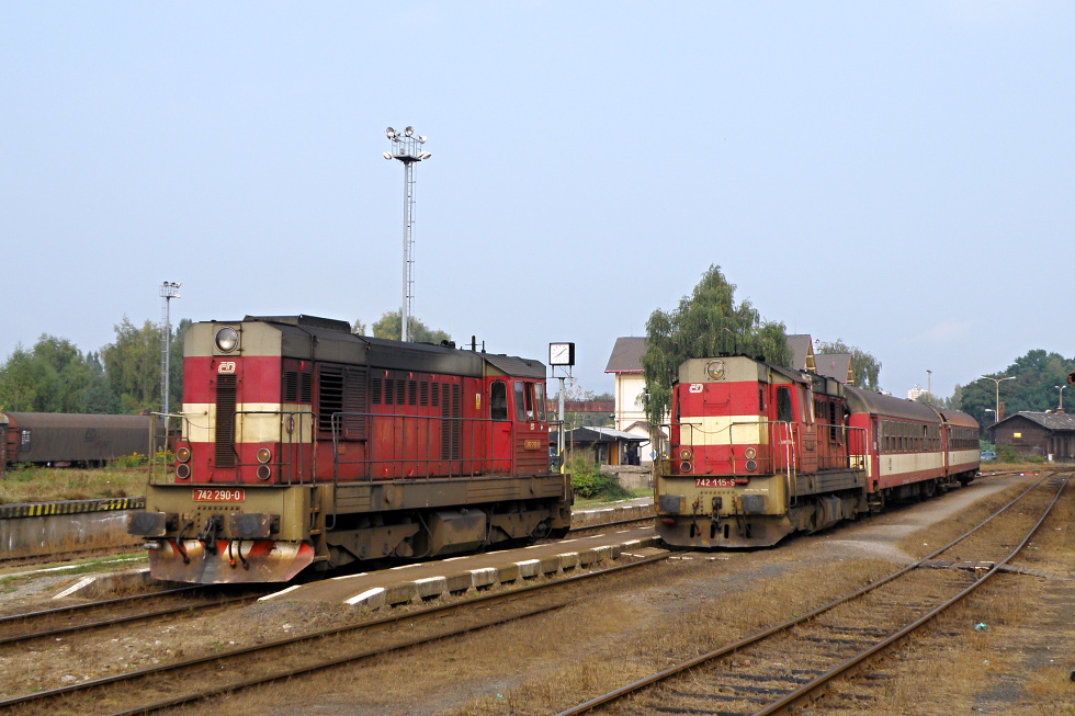 742 290-0