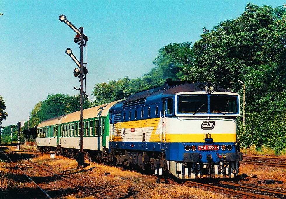 754 028-9