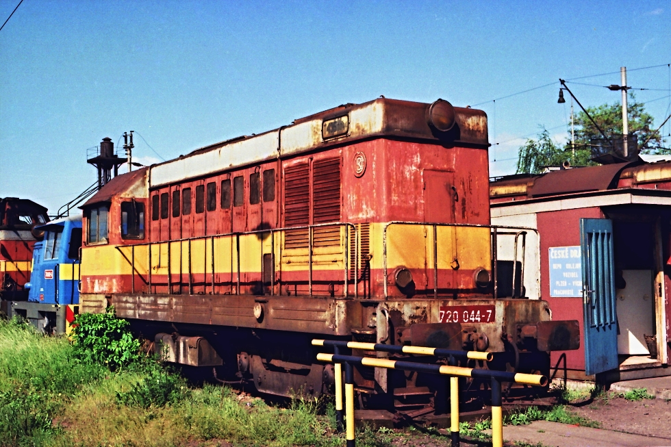 720 044-7