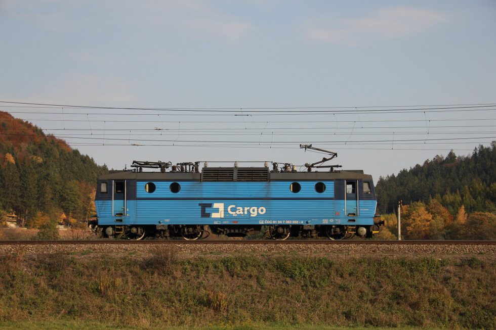 363 032-4
