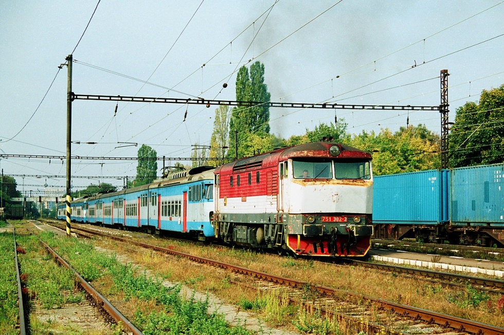 751 382-3