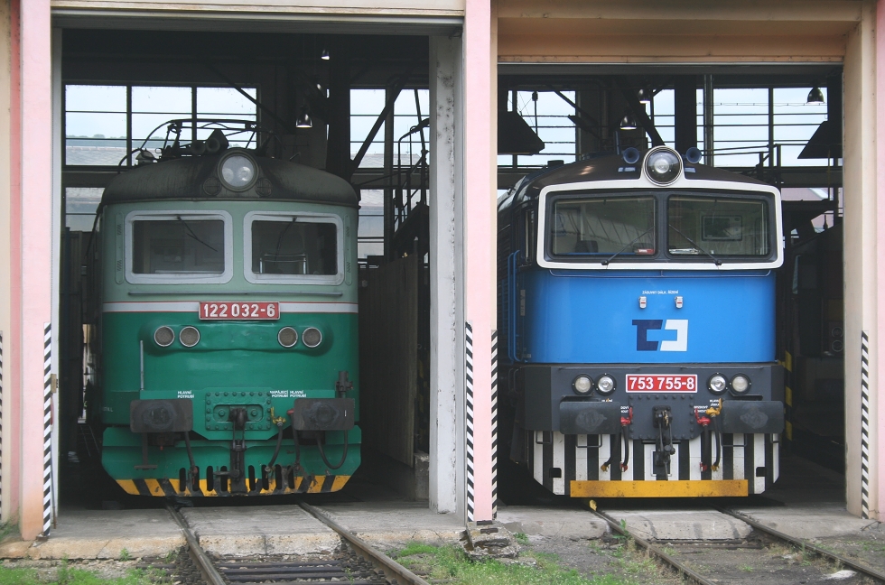 753 755-8