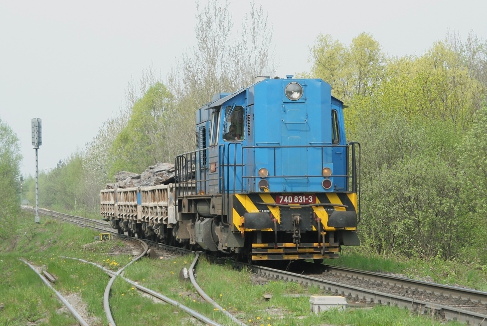 740 831-3