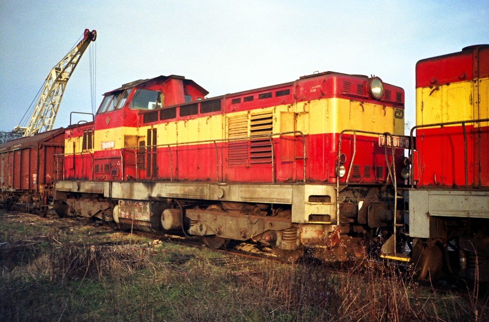 735 015-0