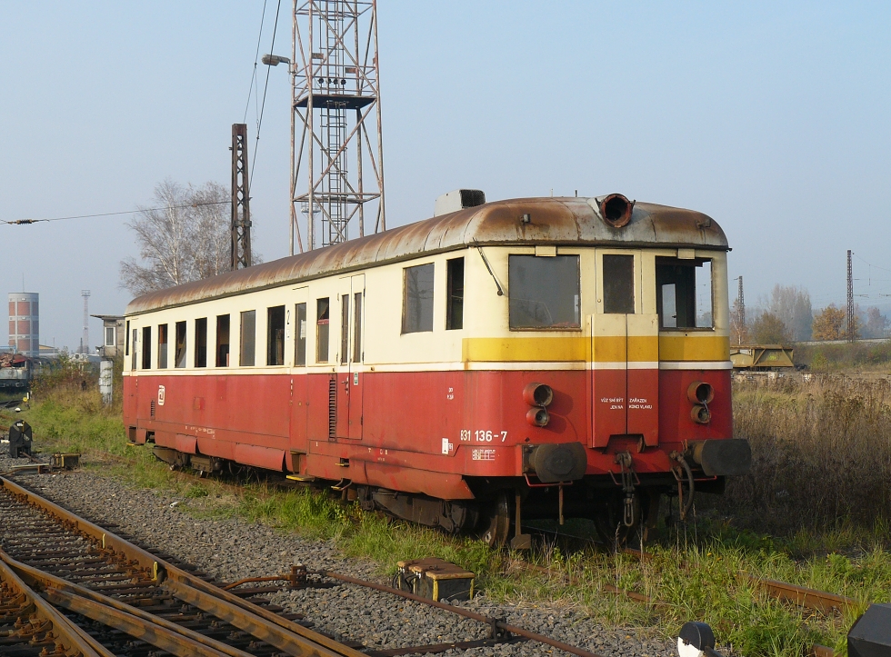 831 136-7