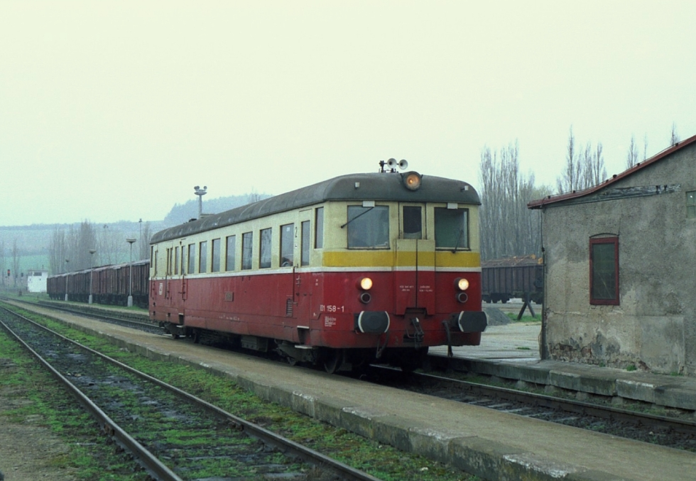 831 158-1