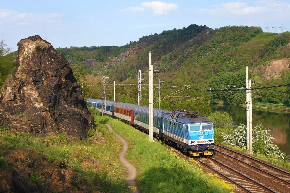 371 001-9