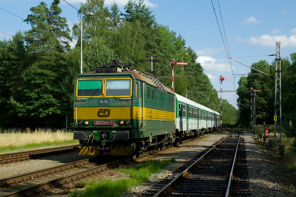 163 084-7
