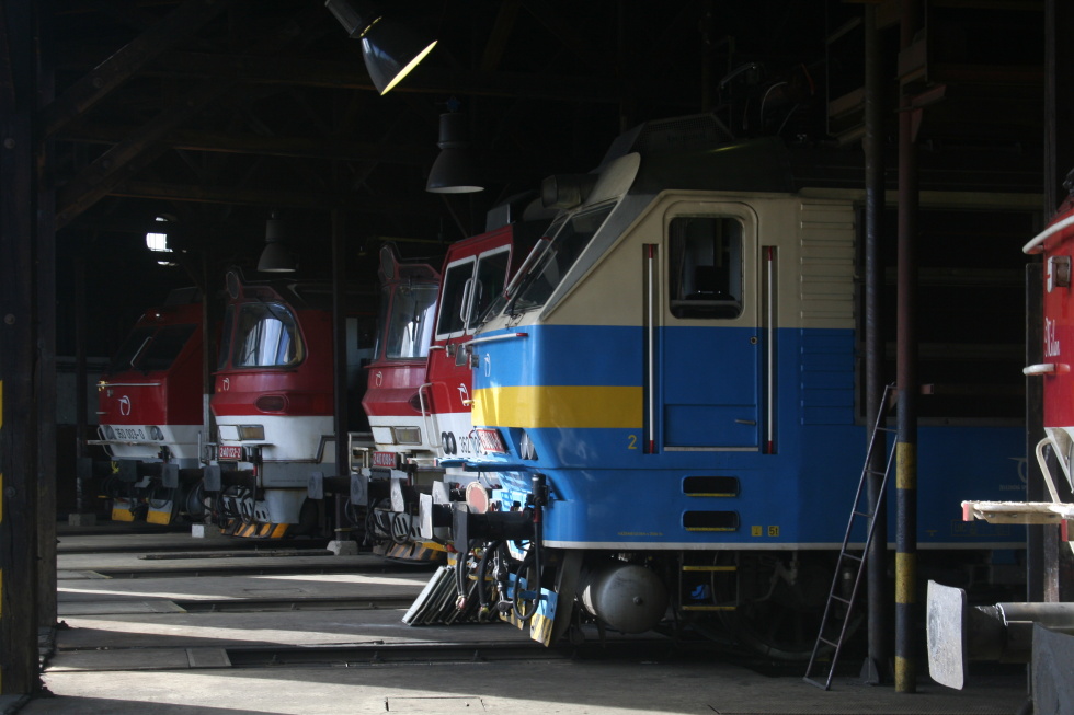 350 004-8