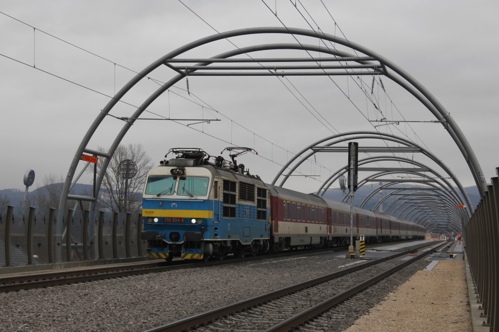 350 004-8