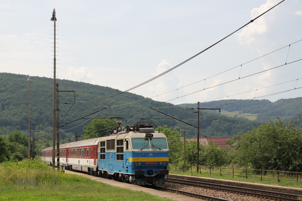 350 004-8