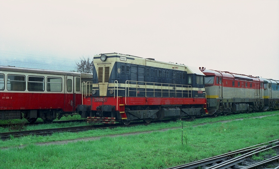 721 032-1