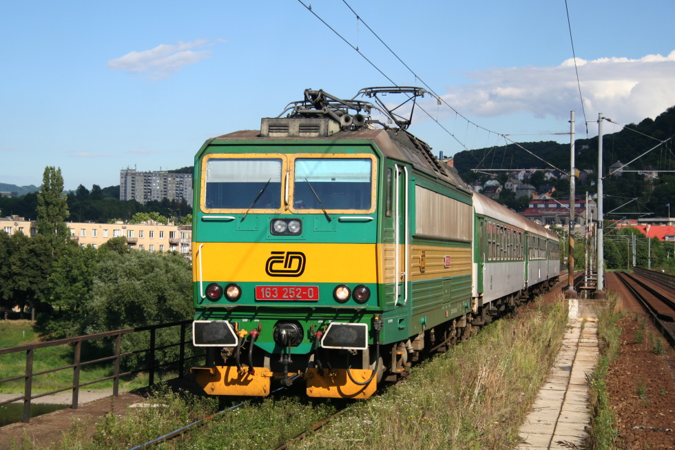 163 252-0