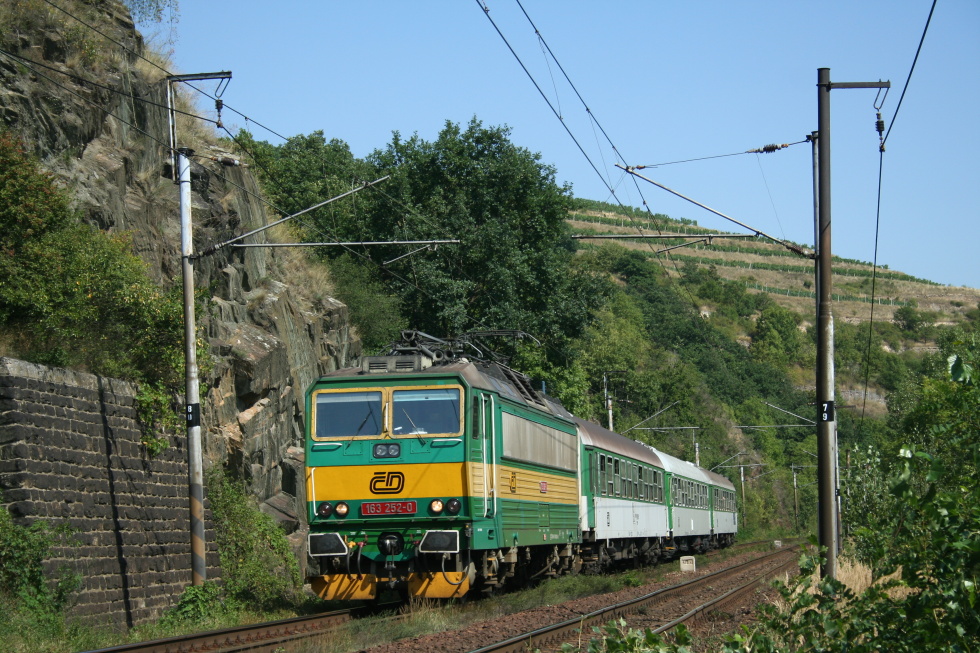 163 252-0