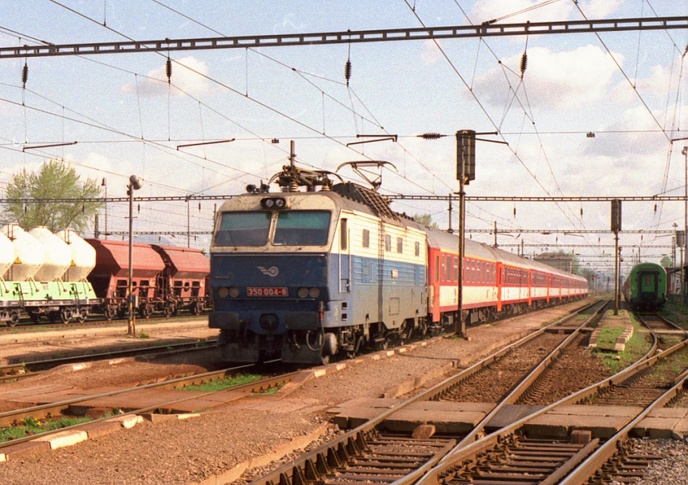 350 004-8
