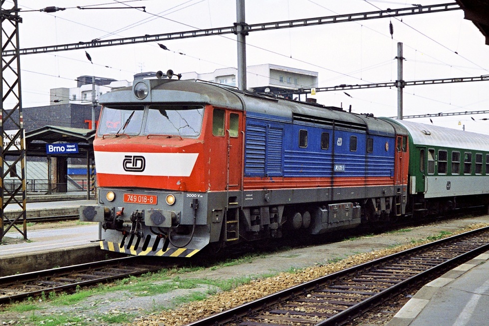 749 018-8