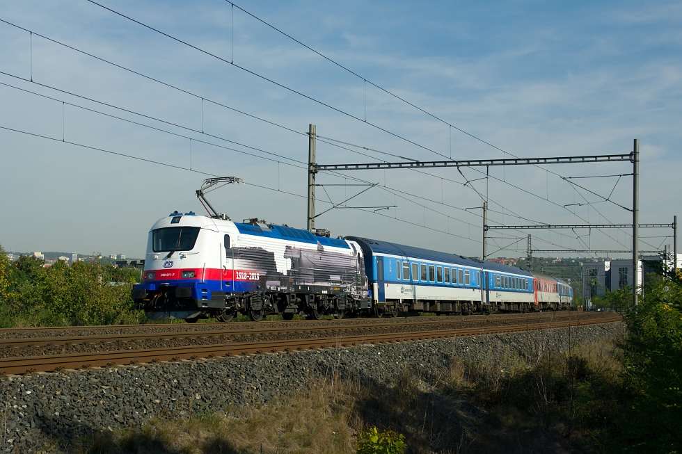380 011-7