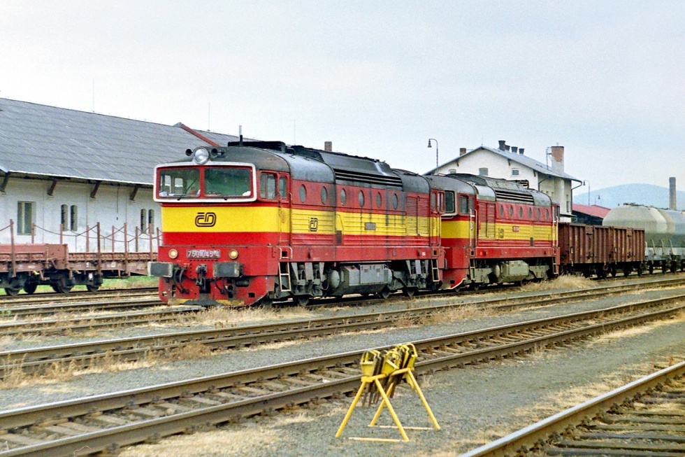 753 045-4