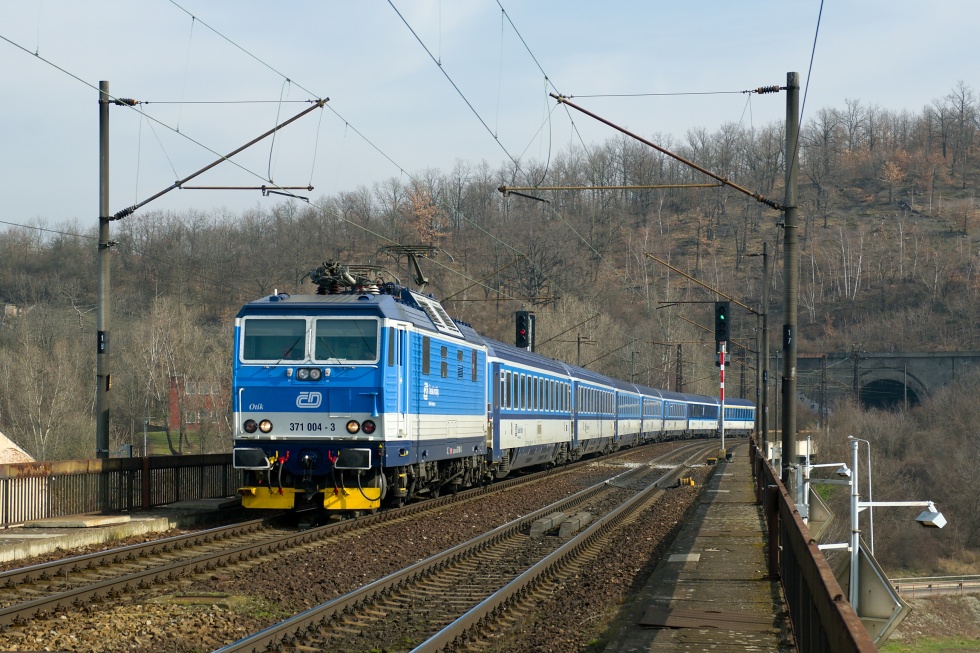 371 004-3