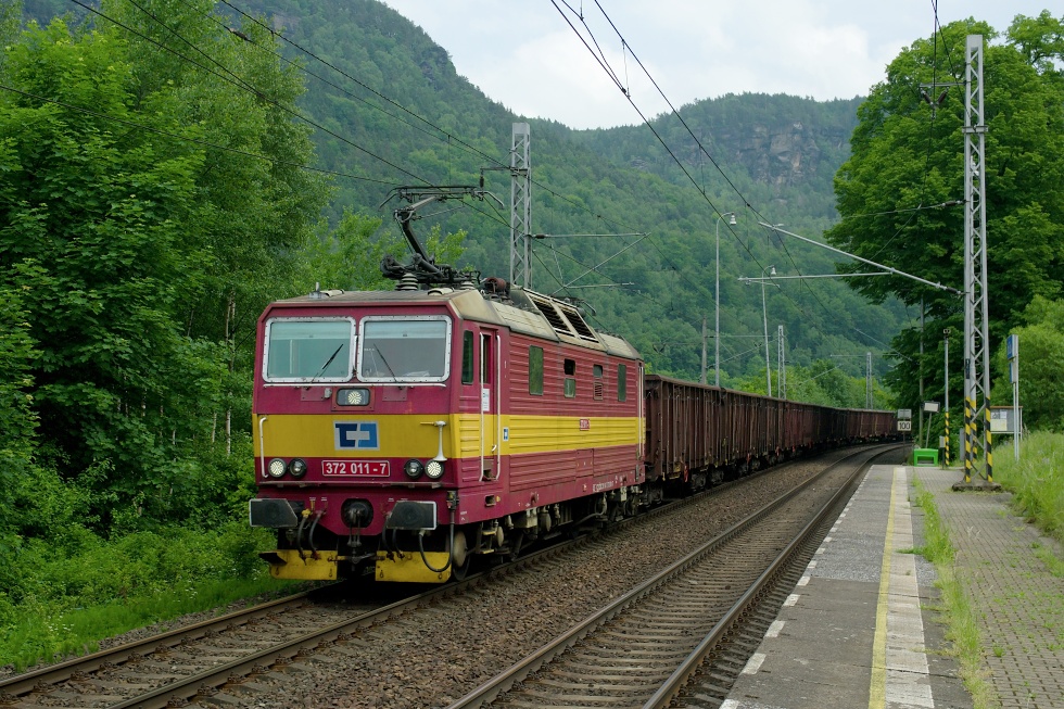 372 011-7