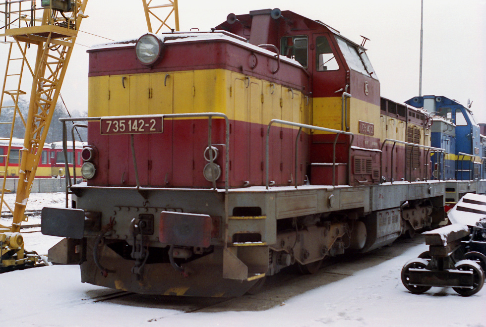 735 142-2