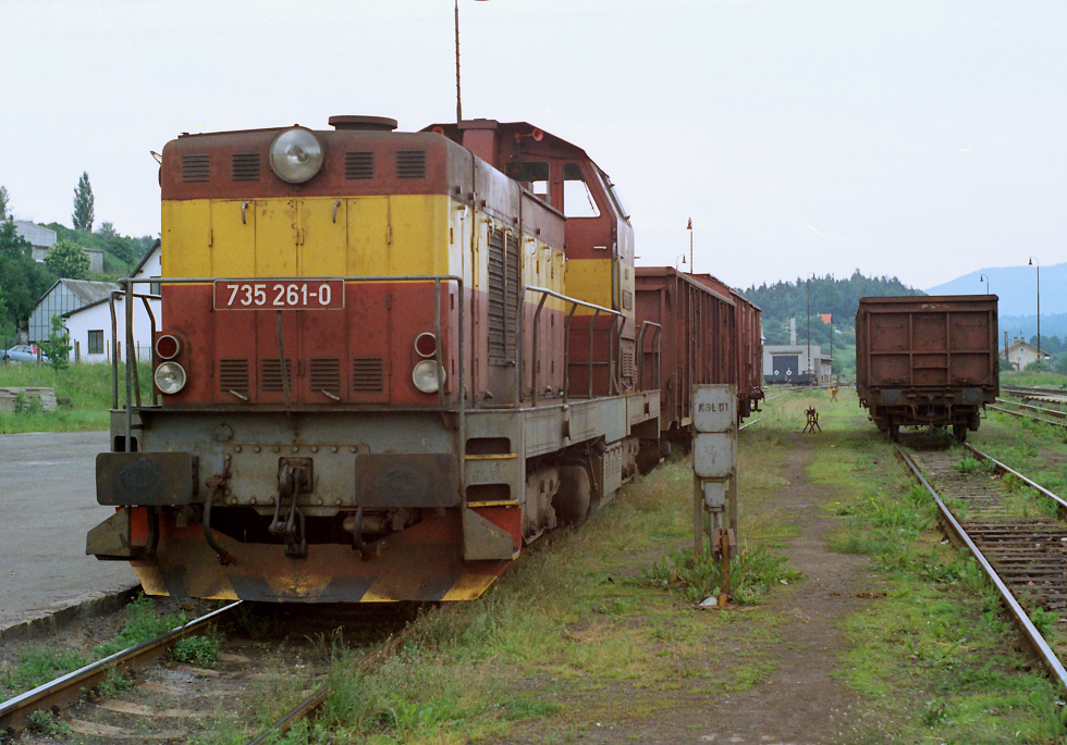 735 261-0