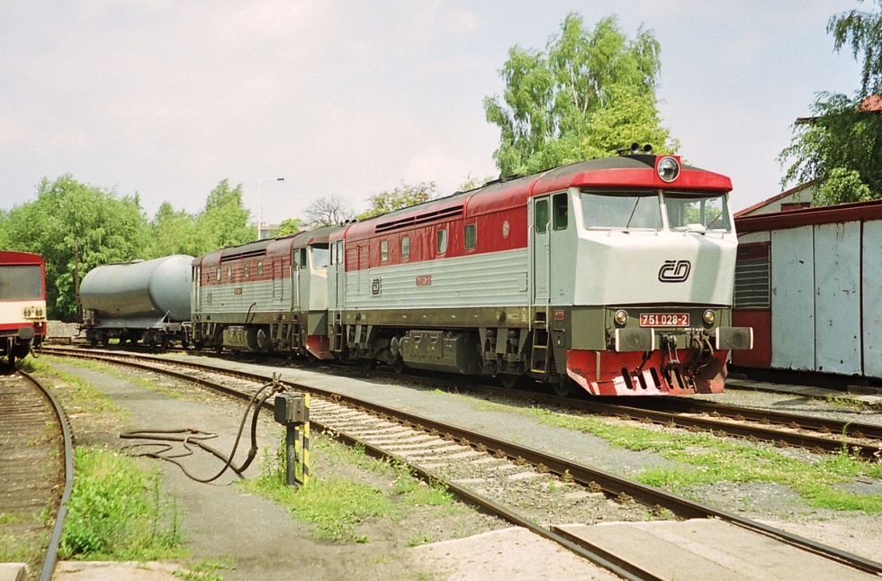 751 028-2