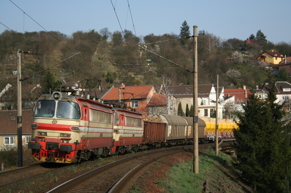 230 032-5