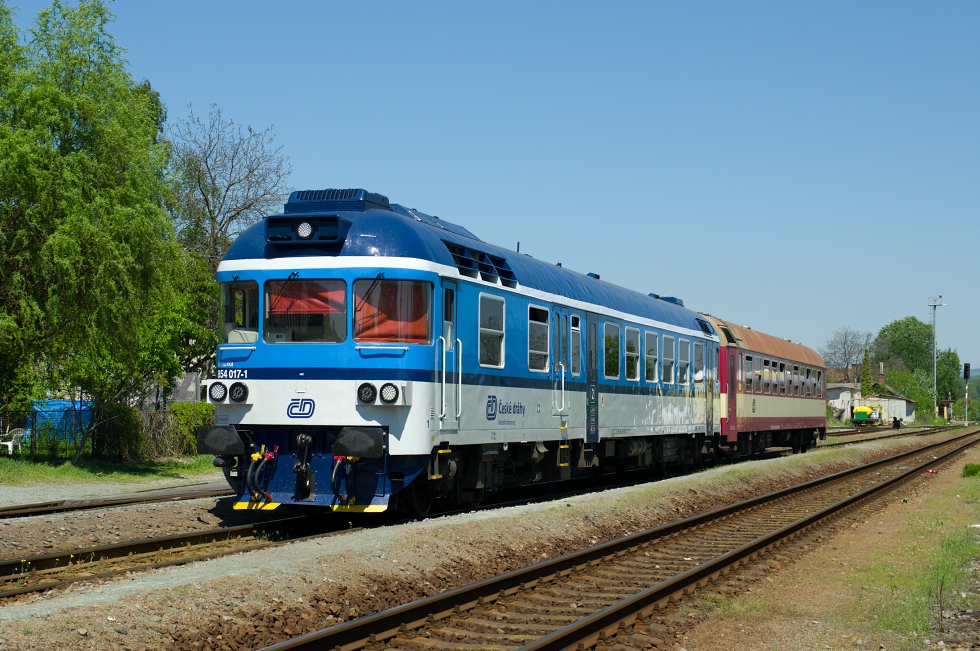854 017-1