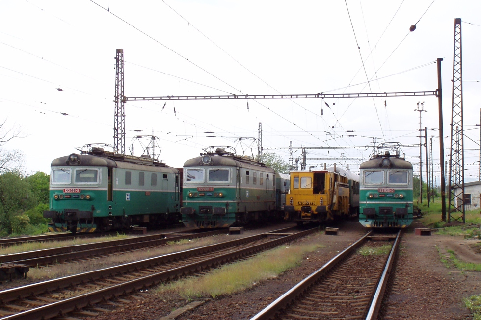 122 001-1