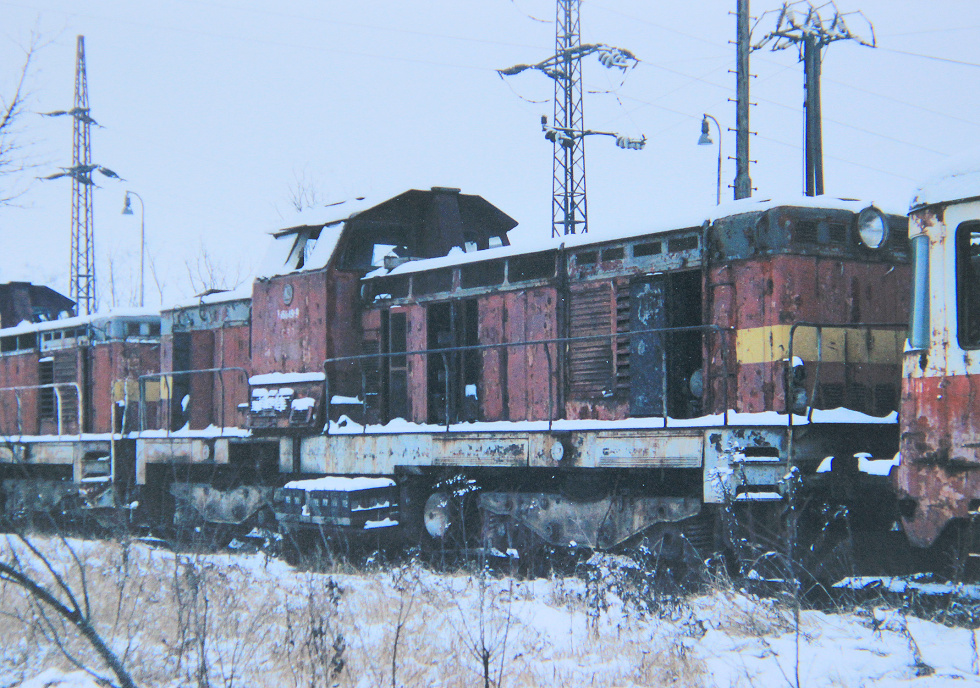 735 049-9