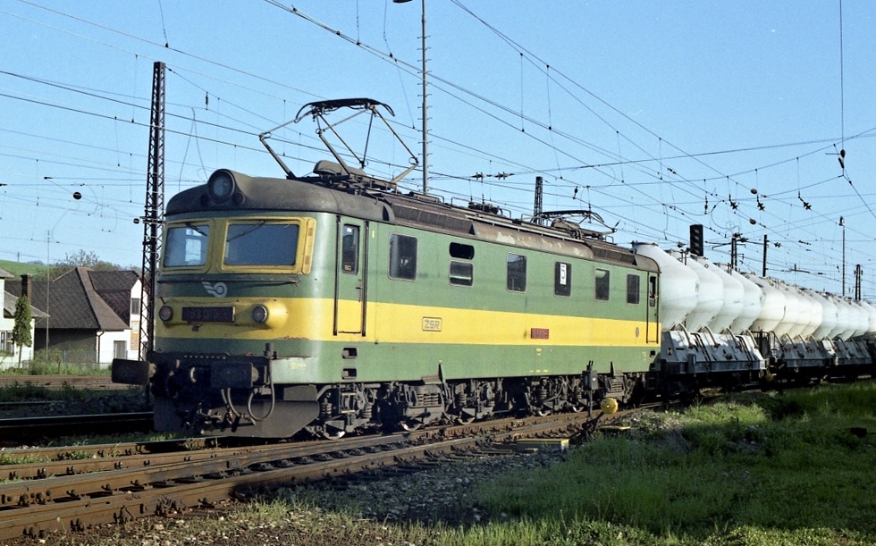 183 010-8