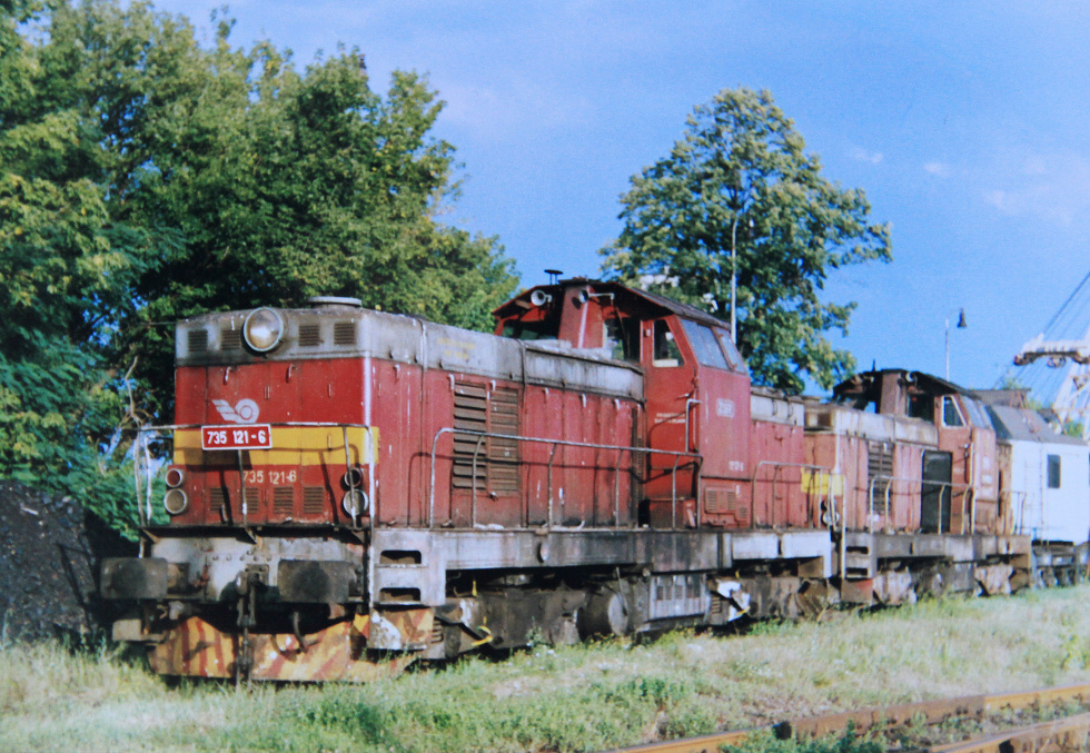 735 121-6