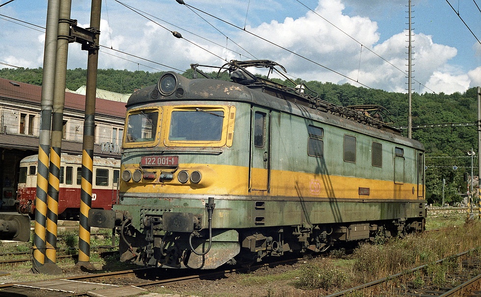 122 001-1