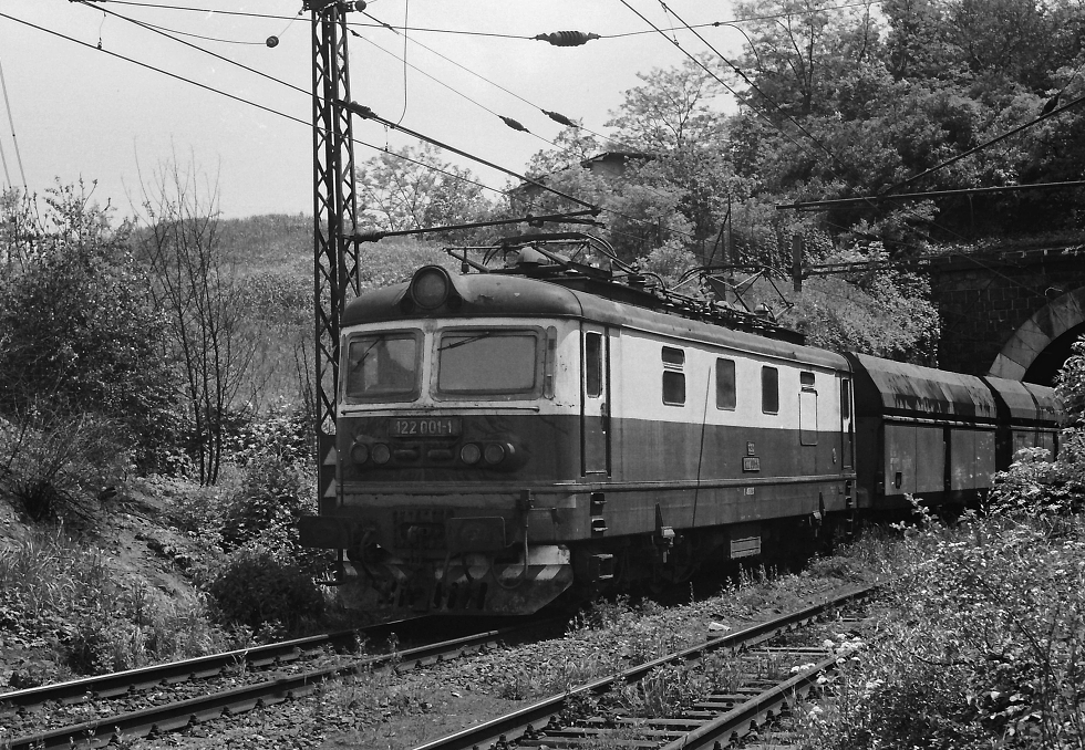122 001-1