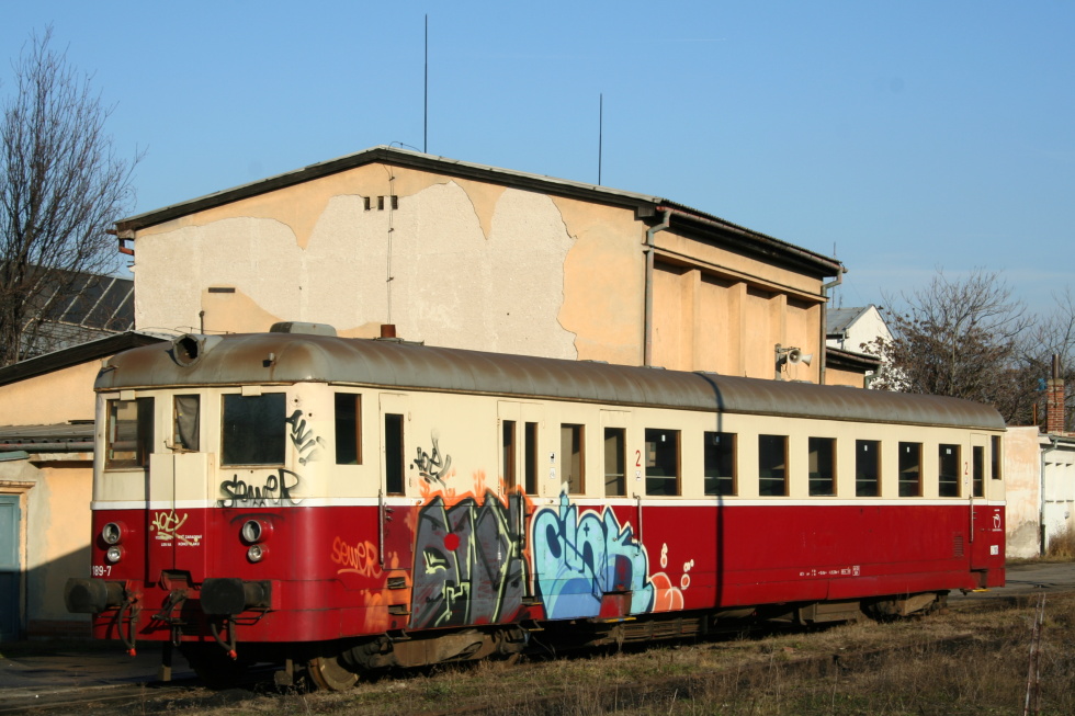 830 189-7