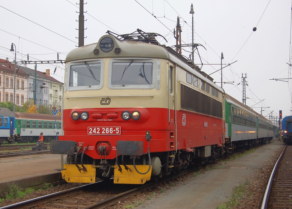 242 266-5