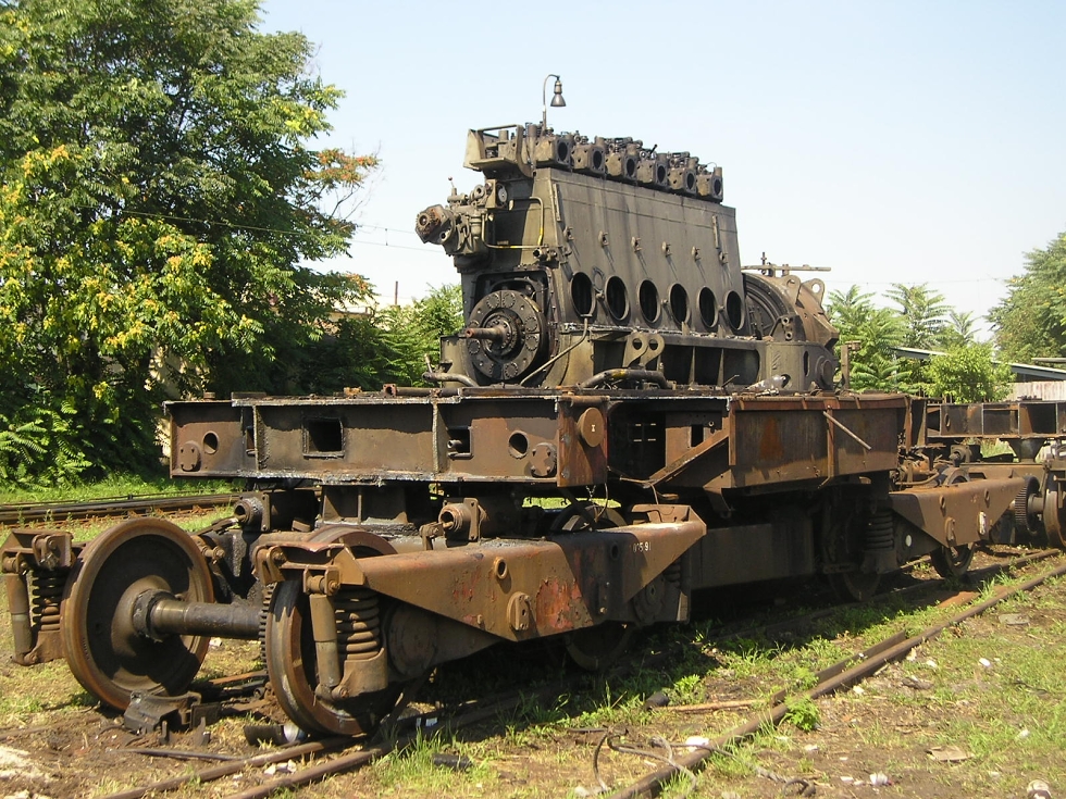 721 085-9