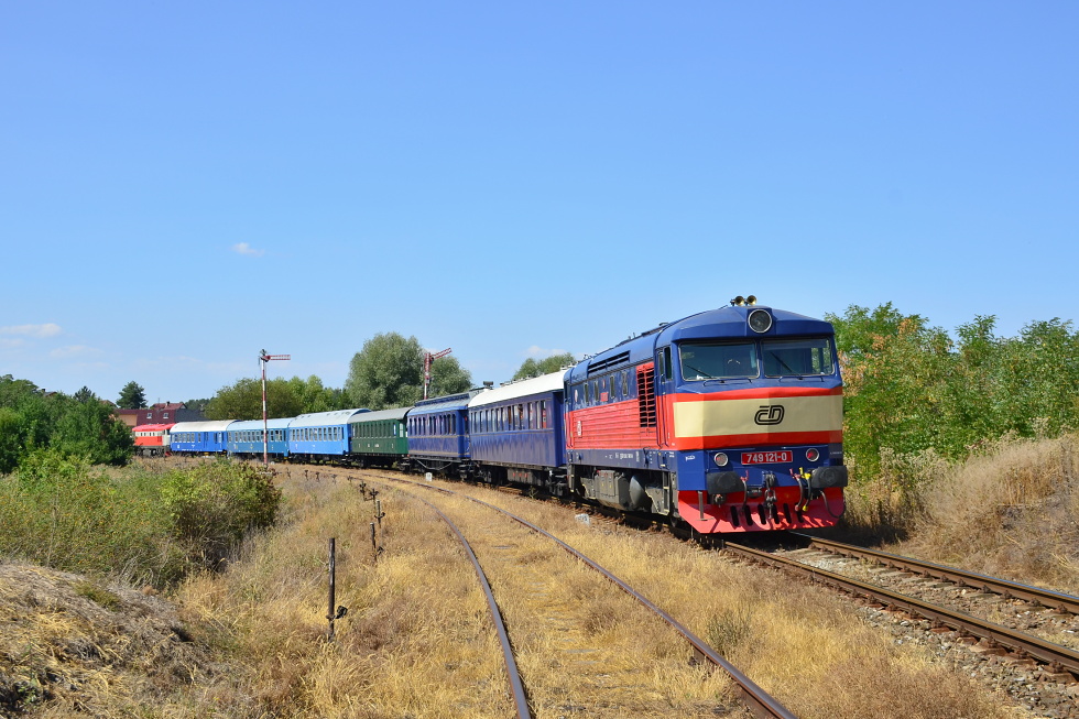 749 121-0