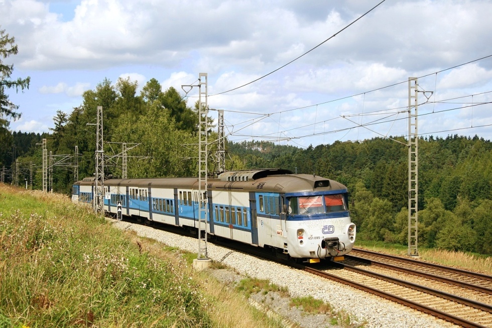 451 095-4