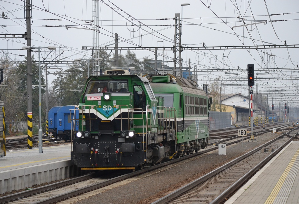 741 735-5