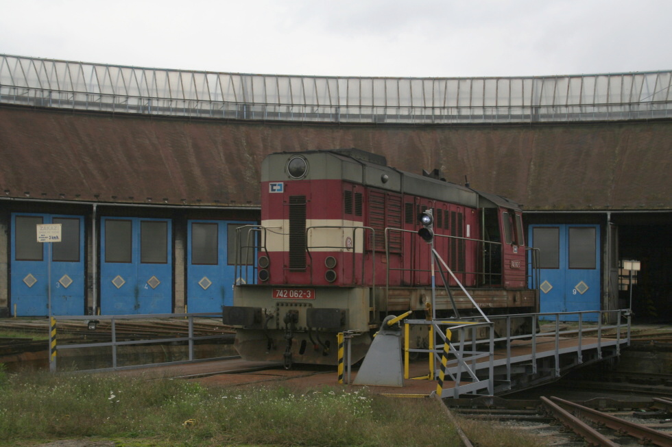 742 062-3