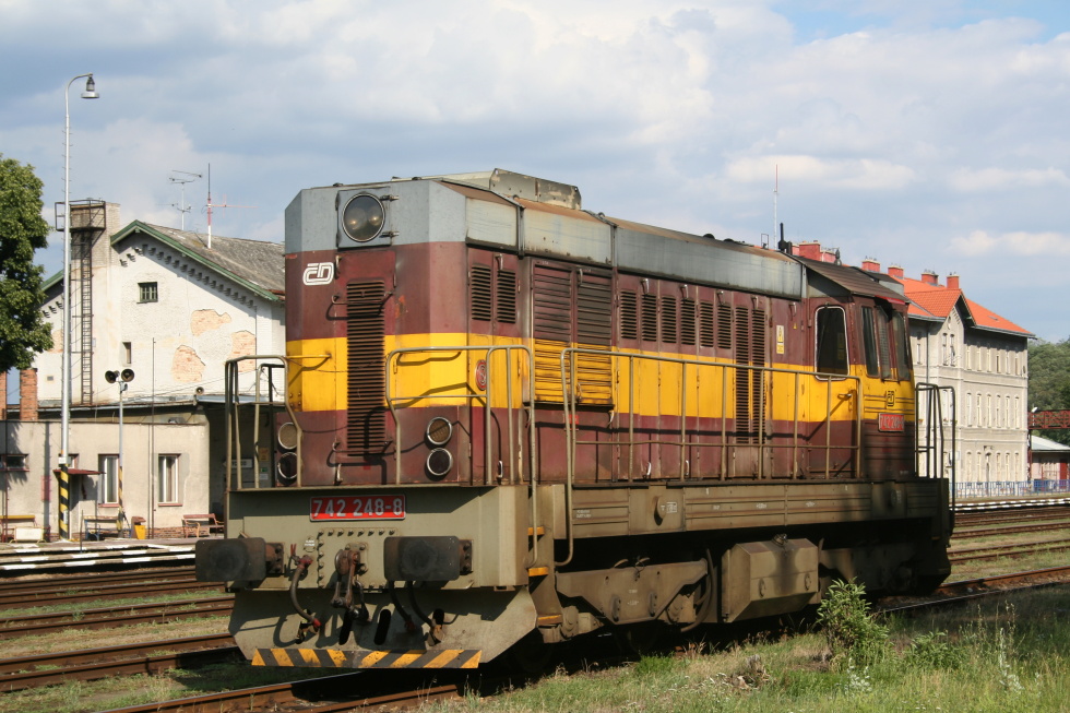 742 248-8
