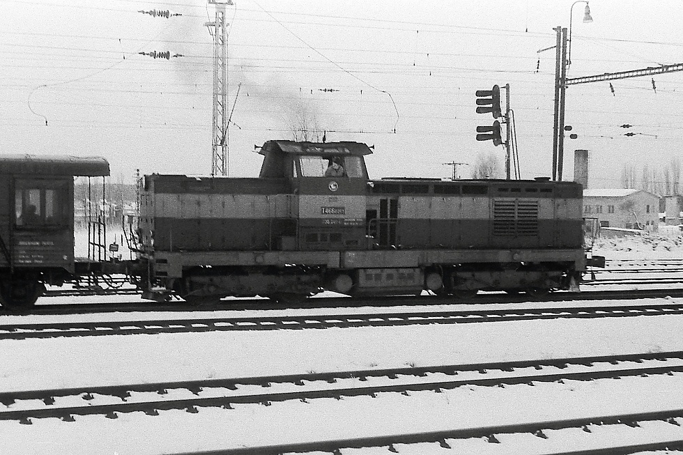 735 261-0