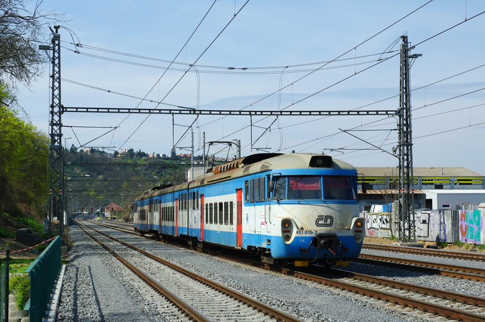 451 015-2