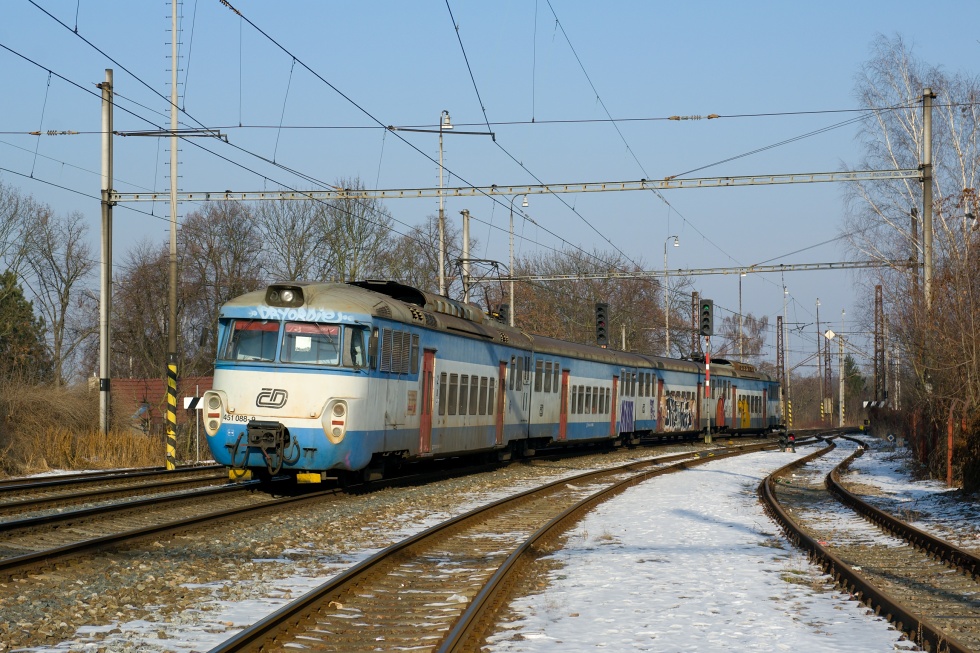 451 088-9