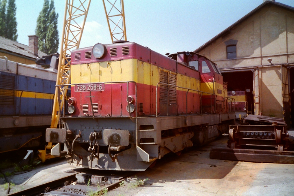 735 258-6