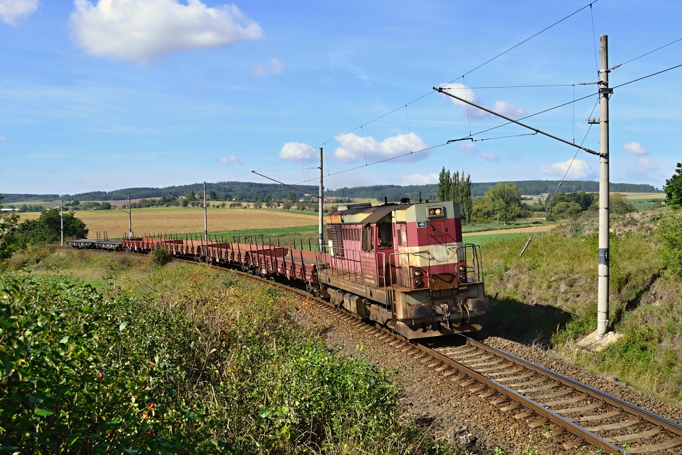 742 323-9
