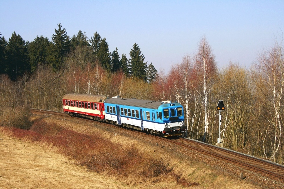 842 030-9
